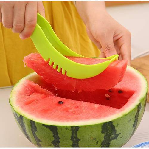 Hot Sale Plastic Fruit Watermelon Slicer Cutter KnifeFruit Watermelon Fruit Slicer Vegetable Tools Kitchen Gadgets Random color