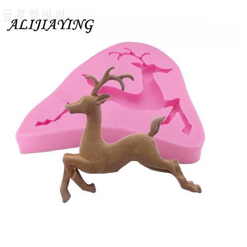 1Pcs Kitchen Supplies Silicone Cake Molds Christmas 3D Deer Candy Mold Pan Chocolate Soap Stencils Bakeware Cooking Tools D0819