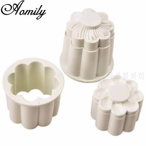 Aomily 2Pcs/Set Flowers 3D Cookies Fondant Cutter Homemade Cake Pastry DIY Baking Embossed Chocolate Biscuit Mold Decorating