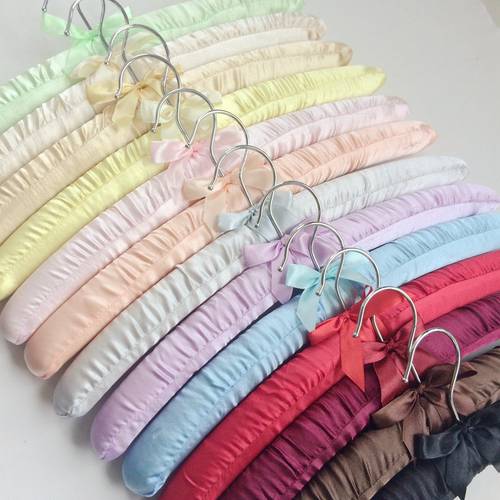 15pcs Satin Padded Hanger Silk Wrapped Clothes Hanger Clothes Hanging Silver Hook Sponge Hangers Clothes Shop Display Hangers