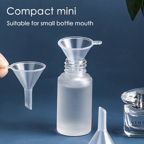 10Pcs 38mm*31mm Mini Funnel Perfume Dispenser Funnel Small Plastic Funnels for Lab Bottles Sand Art Spices Powder Essential Oil