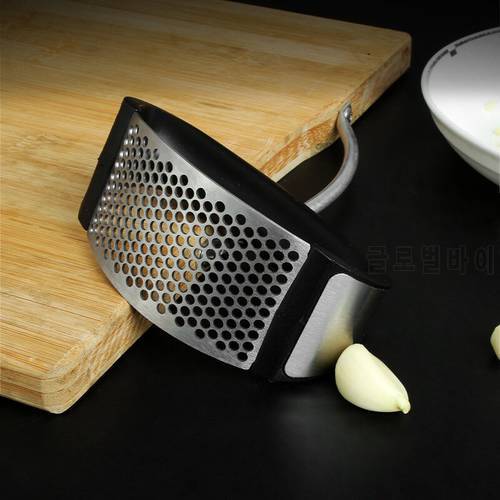 1pcs Multi-function Garlic Press Cutting Garlic Stainless Steel Random Color Cooking Tools Kitchen Accessories
