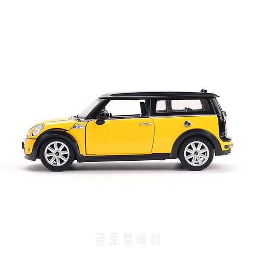 The static model of star models MINI 1:24 alloy toys car.Alloy car models.
