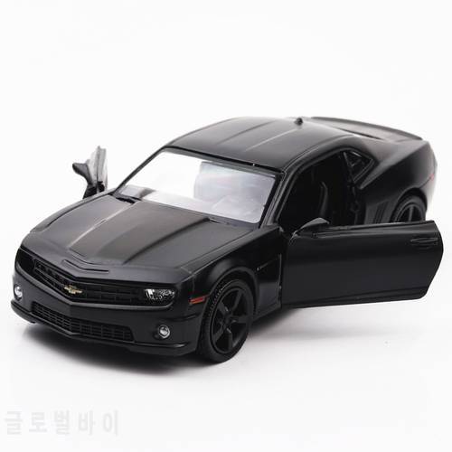1/36 Die Casting Model Matte Black Car Series 5 Inch And 2 Open Doors CH554005M WIthout Lights Nor Sound Metal Toy Collective