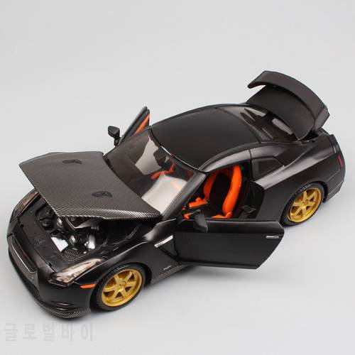 1:24 Scale mini Maisto 2009 Nissan GTR Skyline GT-R super sports auto turbo R35 racing coupe vehicle diecast model toy black boy
