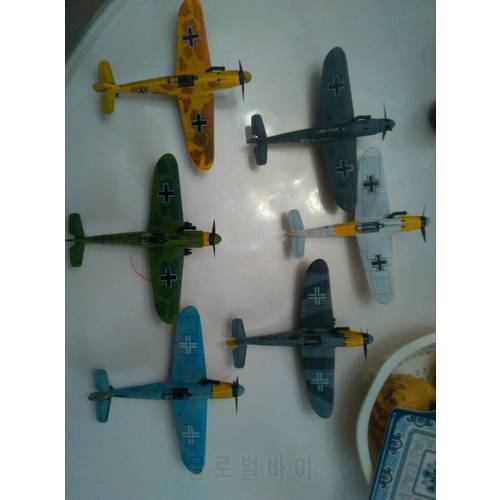 plastic World War II German Messerschmitt BF109 fighter model 4D assembled 1 : 48 scenes Toys Decoration 6pcs/set