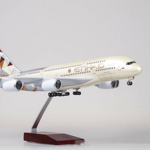 kids toys 1/130 Etihad Airplane Model A380 with LED Lamp Resin Aircraft 43cm Passanger Plane Plane Airforce Model