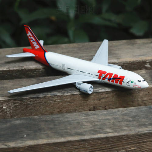 Scale 1:400 Metal Airplane Replica 15cm Brazil Chile Colombia Airlines Boeing Airbus Aircraft Model Aviation Miniature for Boys
