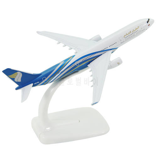 16 Cm Diecast Oman Air A330 Alloy Simulation Airplane Model Gift Ornaments Collection Display Souvenirs
