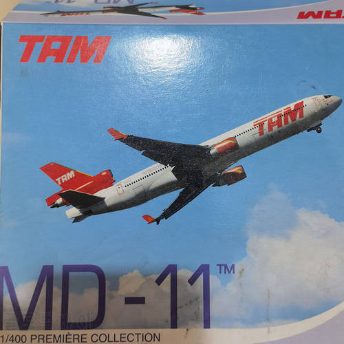 1:400 Scale TAM Airline MD-11 Alloy Material Airliner Model Souvenir Ornament Collection Gift Display Toy Decoration