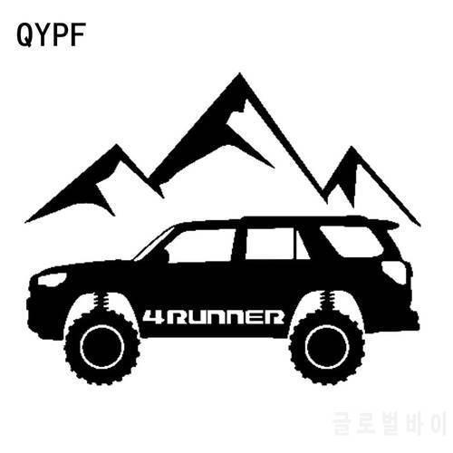 QYPF 18.3cm*14.4cm 4 RUNNER Are Surrounded By Chic Hills Interesting Vinyl Car Sticker Window Decal C18-0305