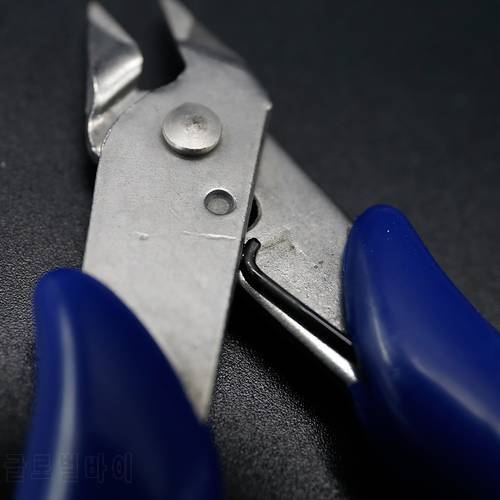 Mechanic Pliers High Quality Super durable Industrial grade Pliers TS190 red blue color fast cut