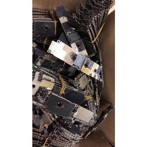 10PCS Original Faulty Motherboard For iPhone XR ,the MainBoard have Some Holes, Take Electronics Components Repair Other Phone