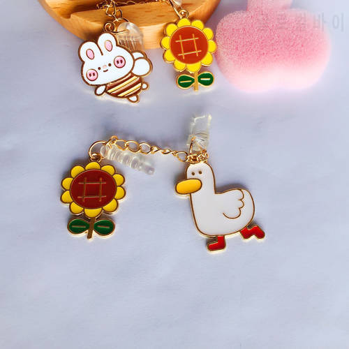 Cute duck type-C mobile phone dust plug suitable for Xiaomi&39s dust cover suitable for the bee phone dust plug of ipone12