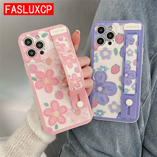 Fashion Art Flower Camera Protective Wristband Phone Holder Case for Capa iPhone 13 Pro Max 8 7 Plus XR X XS 11 12 Silicon Cover