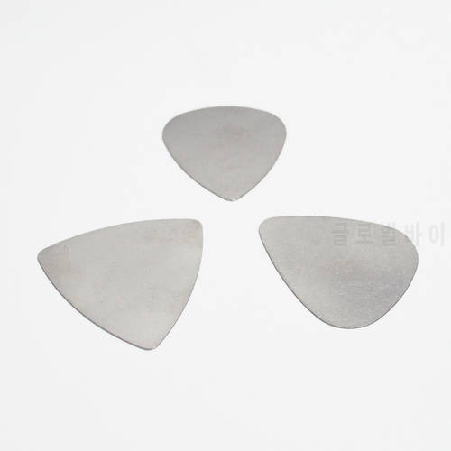 2 Pcs Stainless Steel Guitar Pick Heart Jazz Triangle Shape for Choose Guitarra Plectrums for Great For Heavy Metal Rock Punk
