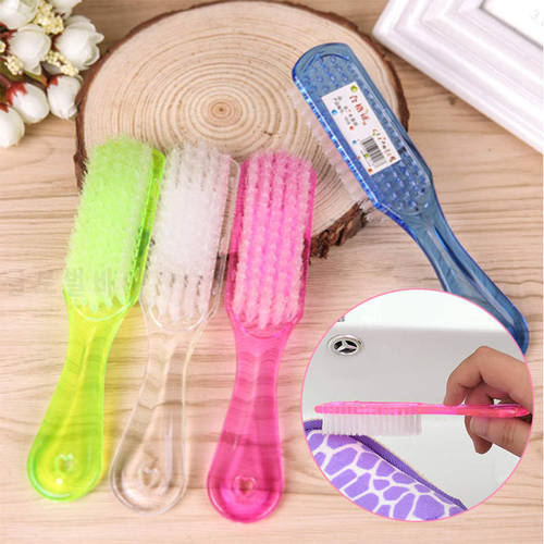 1Pc Plastic Nail Dust Scrub Brush Practical Nail Clean Brushes Manicure Cleaning Tool Random Colors