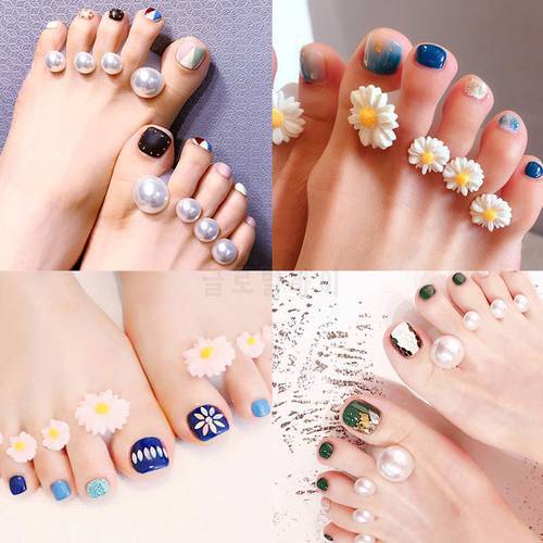 8Pcs Silicone Toenail Separator Daisy Flower Charming Design Foot Divider Form Salon Manicure Pedicure Care Nail Art Tool