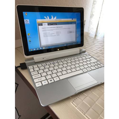 Fashion Docking keyboard for 10.1 inch Acer Iconia W510 W510P W511 W511P tablet pc