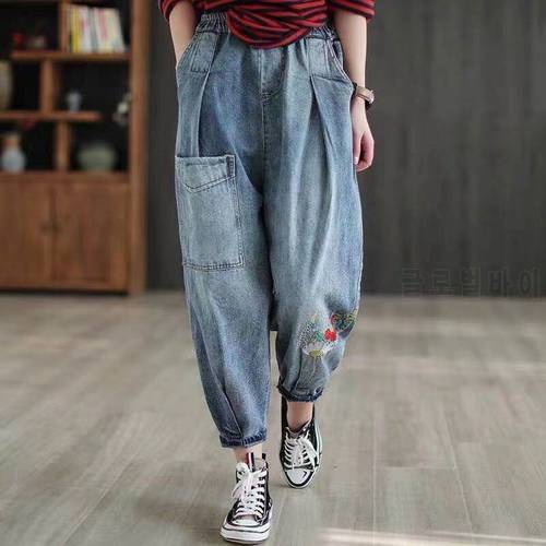 2021 Spring New Arts Style Women Vintage Embroidery Loose Jeans Big Pocket Casual Elastic Waist Cotton Denim Harem Pants V237