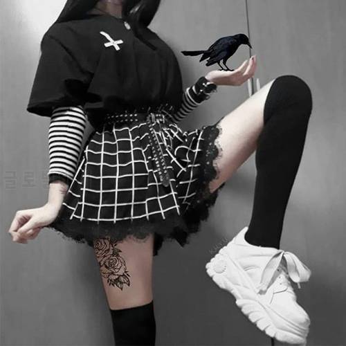 2021 Summer Y2K Goth New Fashion Gothic Punk Harajuku Women Loose Lace Shorts Casual Plaid Pleated Female Vintage Shorts
