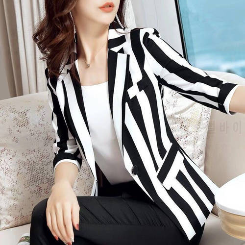 Black And White Striped Suit Jacket Women 2022 Spring New One Button Short Small blazer Female Thin Women&39s Clothing