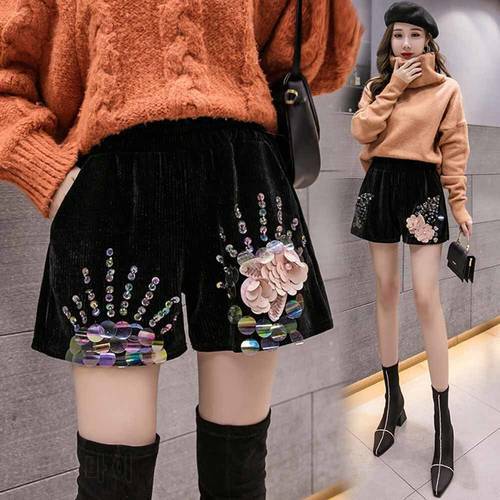 2022 Vintage Autumn Winter New Loose Sequins Beaded Corduroy Elastic Waist Wide-leg Corduroy Shorts Women Fashion