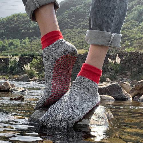 New Anti-Cut Anti-Puncture Outdoor Hiking 5-Toe Protection Crew Socks Men Socks Sports For Five 5 Finger Toe Shoes