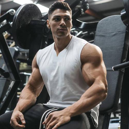 2021New Mens Sports Casual Workout Tank Top Running Gym Clothing Bodybuilding Fitness Singlets Sleeveless V-Neck Vest Shirt Men