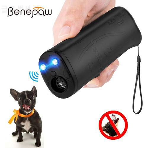 Benepaw Handheld Ultrasonic Dog Repellent Chaser LED Flashlight Safe Effective Pet Training Device Anti Barking Easy To Carry