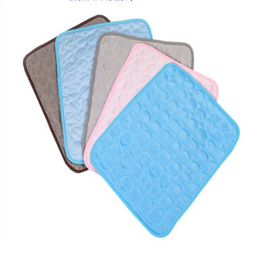 Summer pet cold pads cold ice silk cooling pad dog cat cushion home car pet sofa cushion supplies(Give a small gift-a random pet
