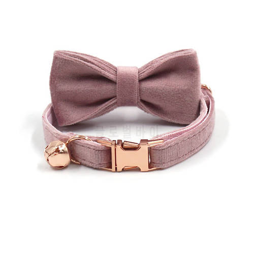 Luxury Cat Collar INS Wind Velvet Cat Collar Small Dog Pet Collar Cat Collar with Bow and Bell Puppy Collar Cat Assessoires